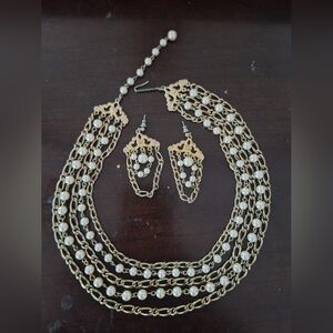 Elegant Gold and Pearl Necklace and Earring Set